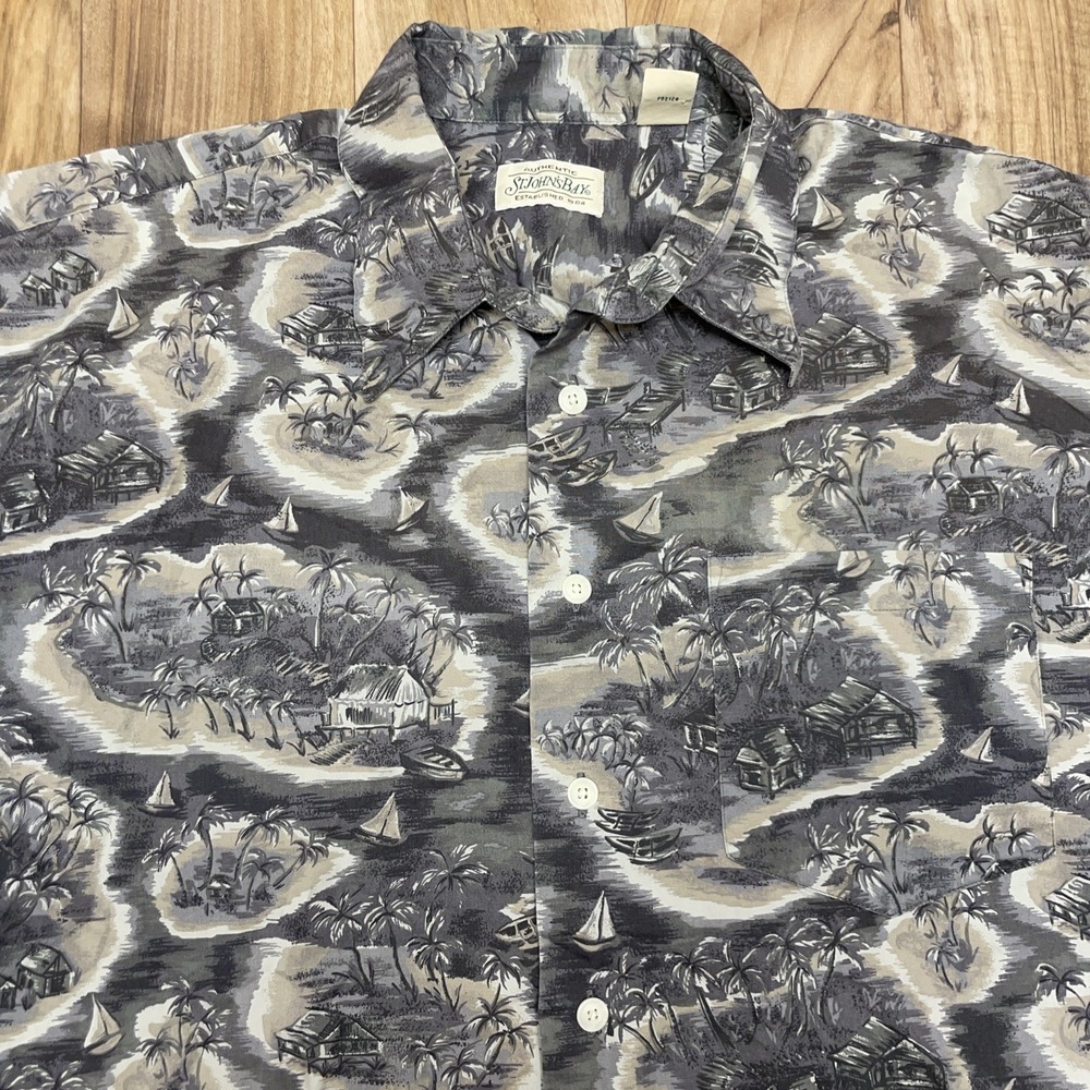 ST. JOHN'S BAY Botton Up Shirt Men's Size X-Large Tropical Short Sleeve Pocket